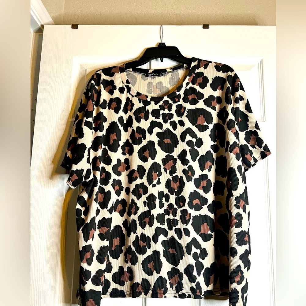 Boohoo leopard rib t-shirt